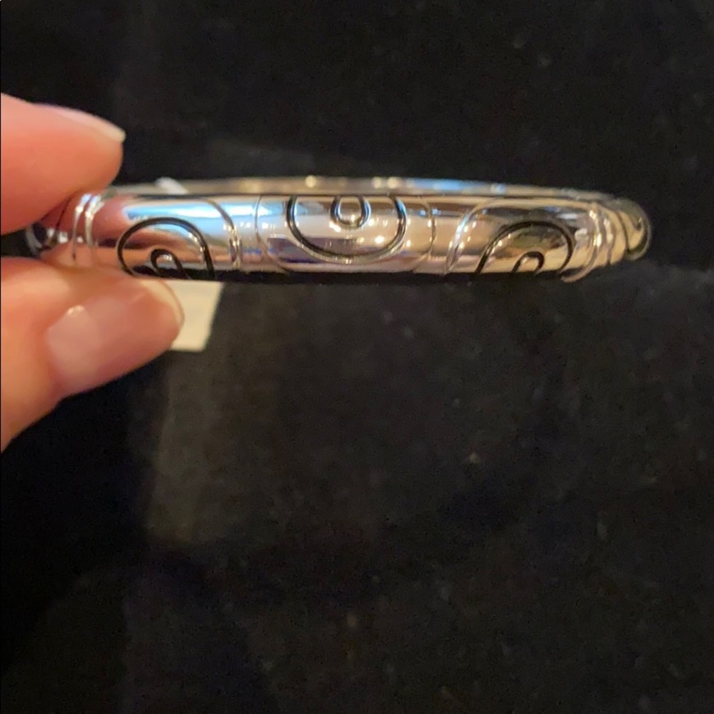 NWT-Lia Sophia stretch bangle bracelet